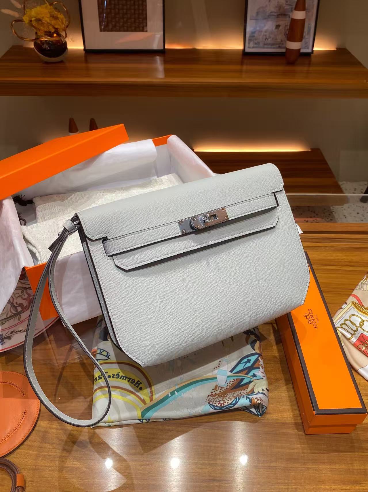 Kelly depeches 25 pouch with original box