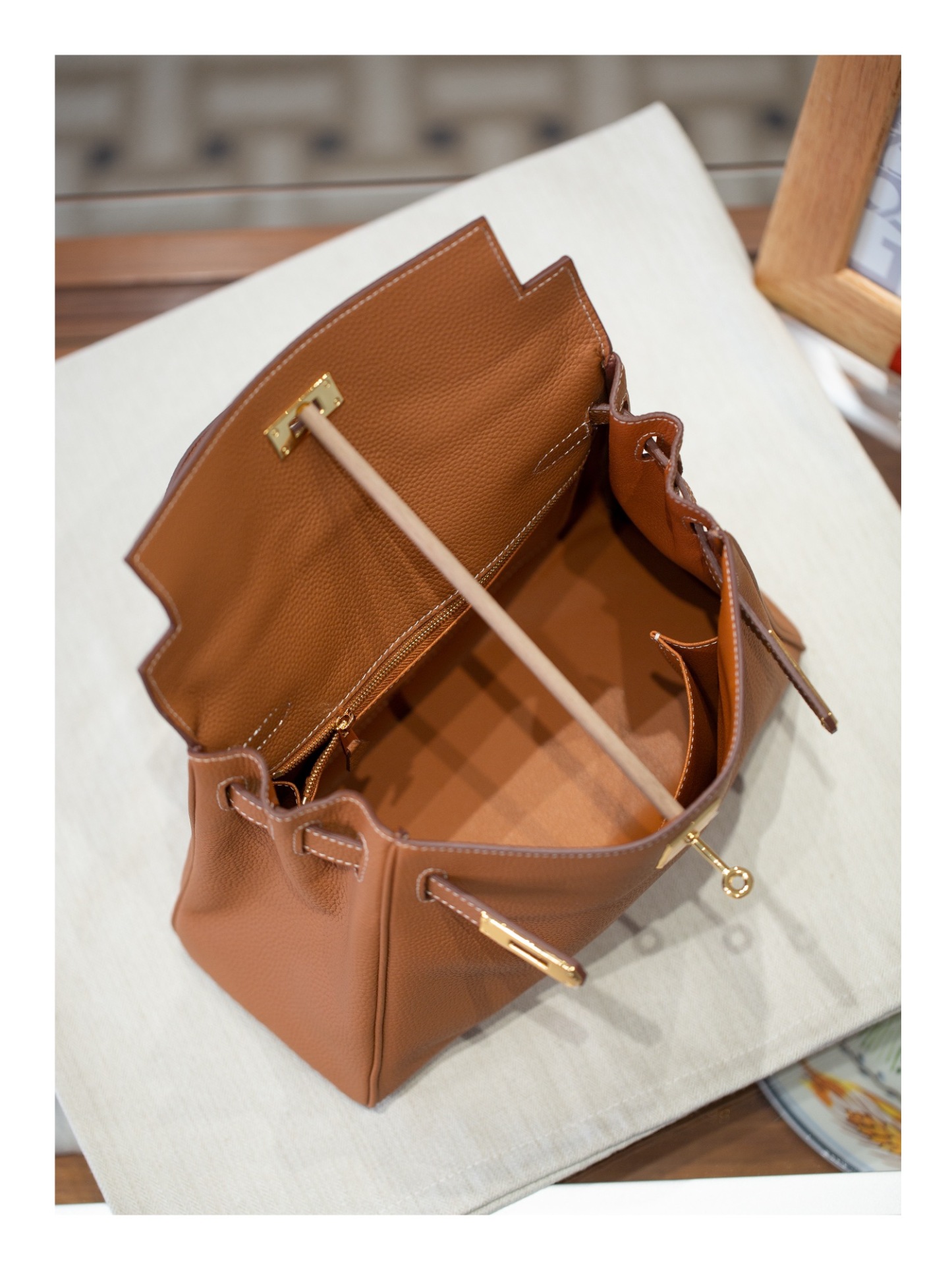 KELLY 28 FIRST LAYER TOGO COWHIDE WHITE