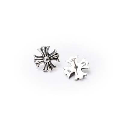 CROSS CUT OUT STUD EARRING