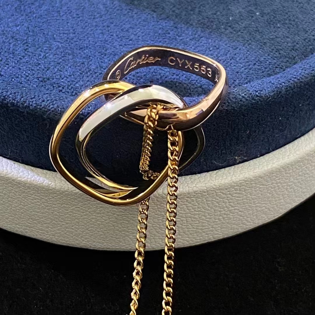 TRINITY CUSHION NECKLACE