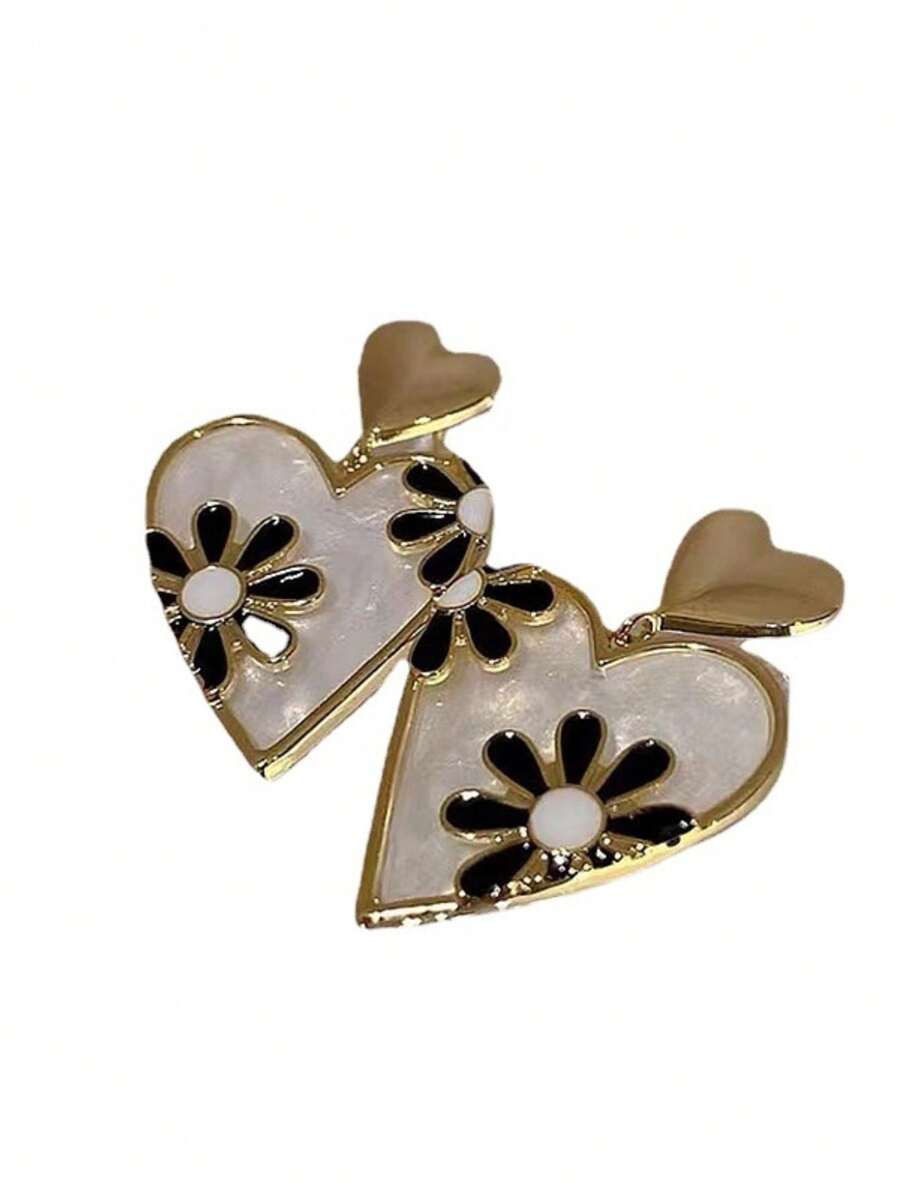 French Style Personality Small Daisy & Heart Shaped Earrings