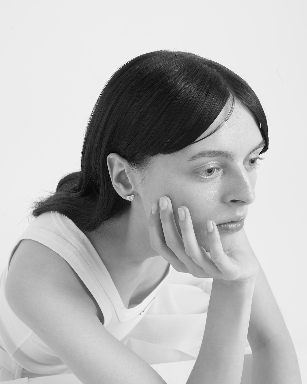 Eternal Gold single earring in white gold with diamonds