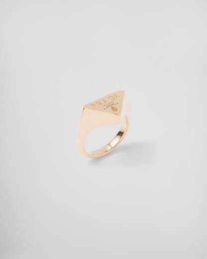 Eternal Gold signet ring in yellow gold