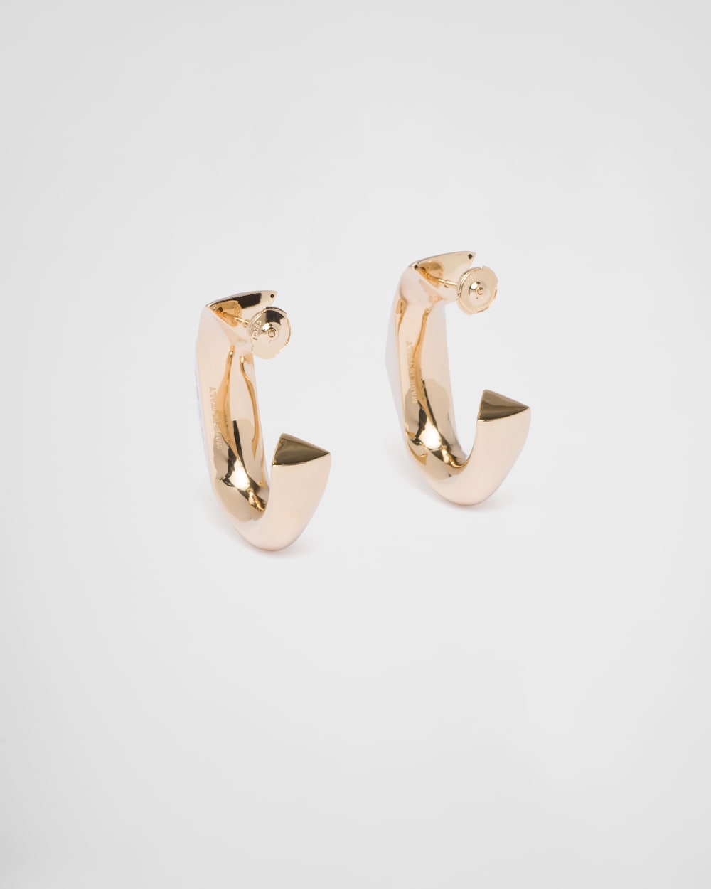 Eternal Gold medium earrings in yellow gold