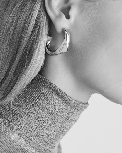 Eternal Gold medium earrings in yellow gold