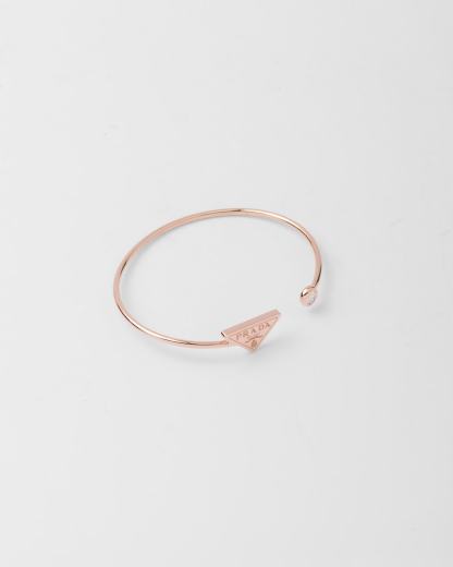Eternal Gold bangle bracelet in pink gold with diamond