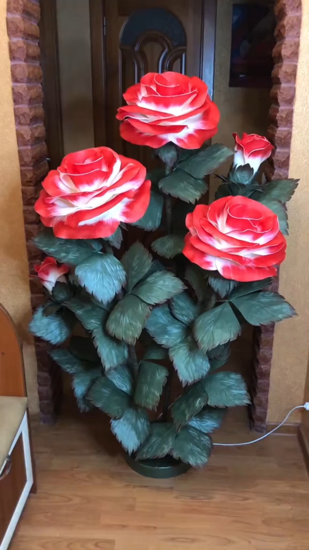 Giant Simulated Gradient Rose Flower Decorative Lamp - Red & White 2