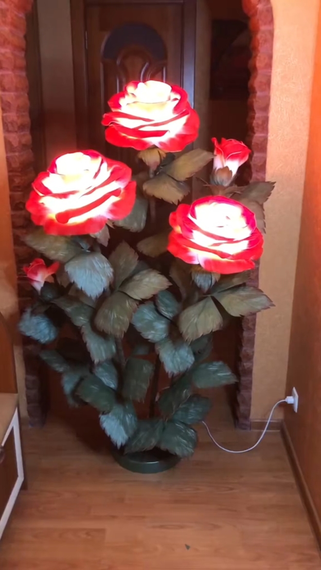 Giant Simulated Gradient Rose Flower Decorative Lamp - Red & White 2