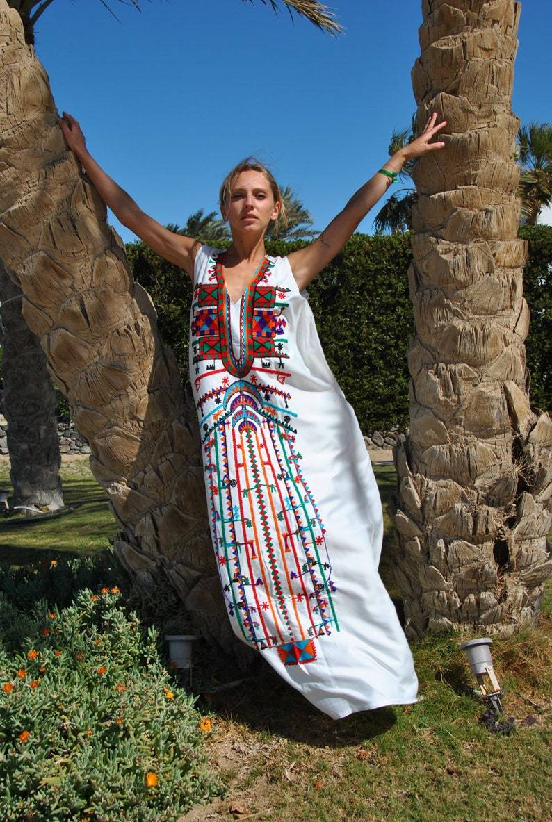Bohemian White Sleeveless Embroidered Caftan