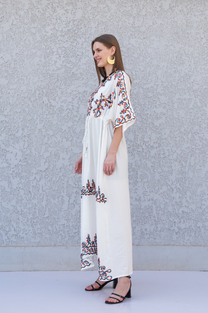 Chic White Embroidered Kaftan Dress