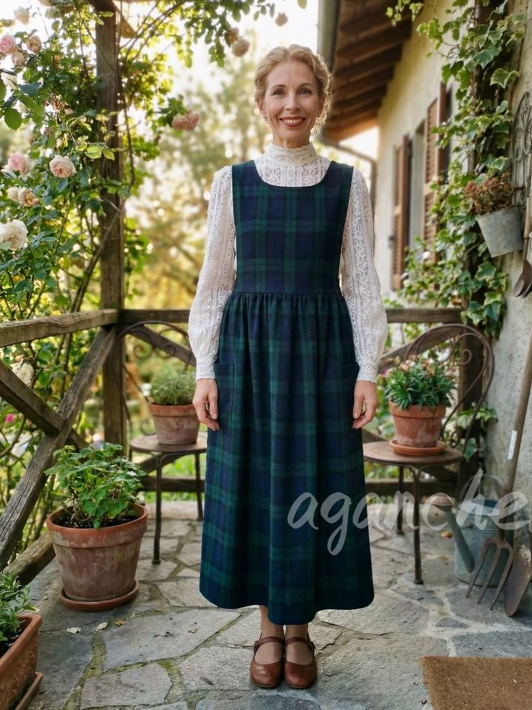 Vintage Deep Dark Green & Black Plaid Long Apron