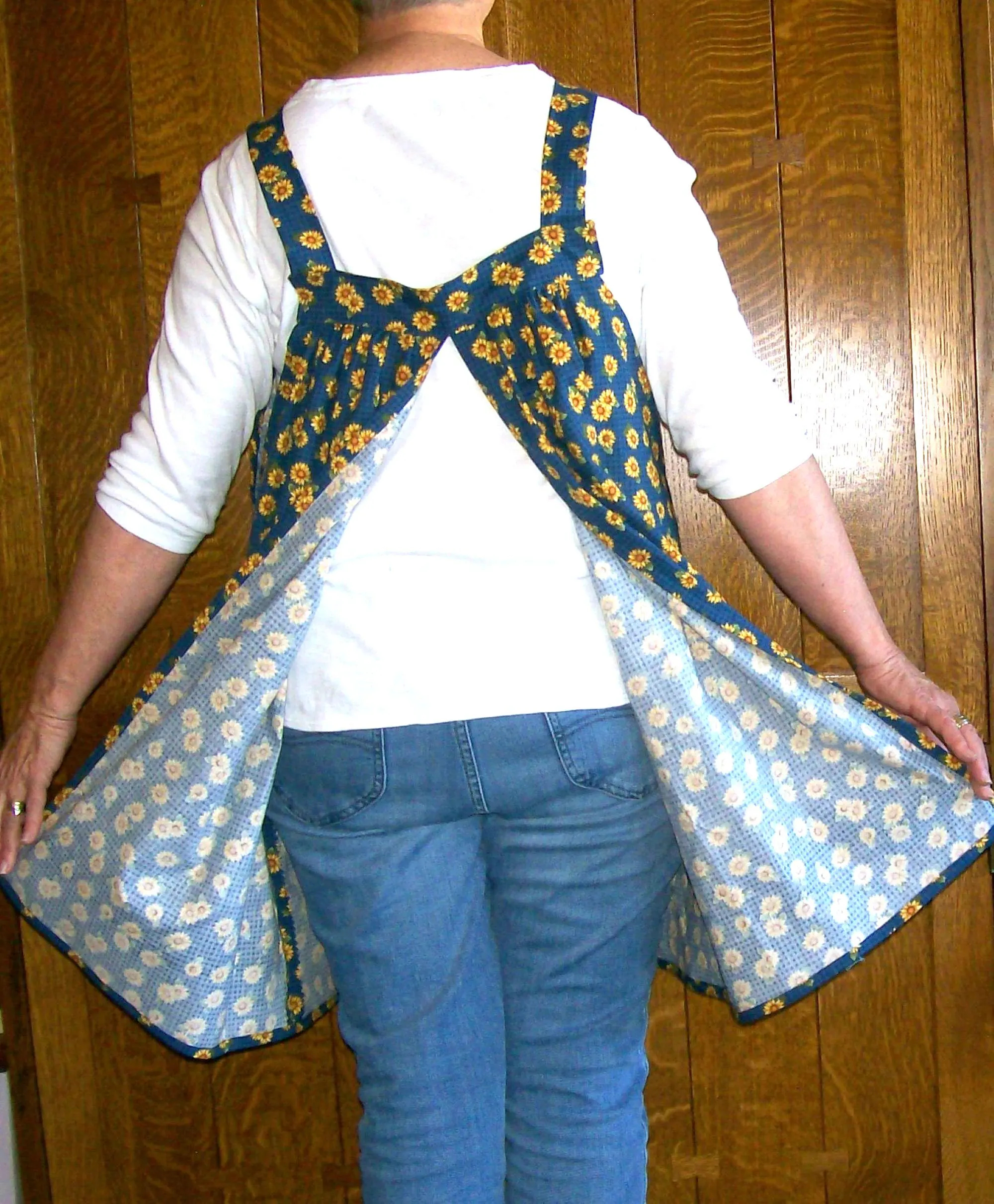 Blue Ocean Sunflower Loose Open Apron