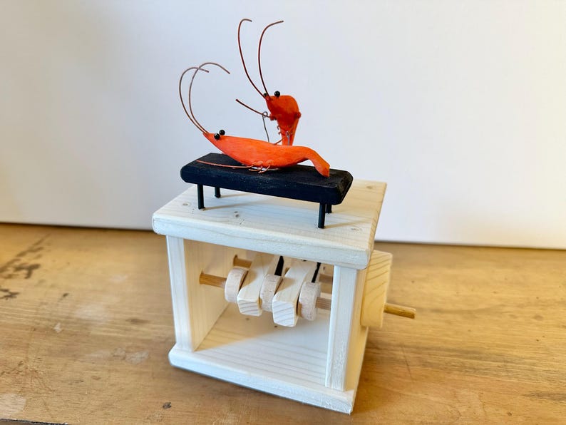 shrimp that gives massages