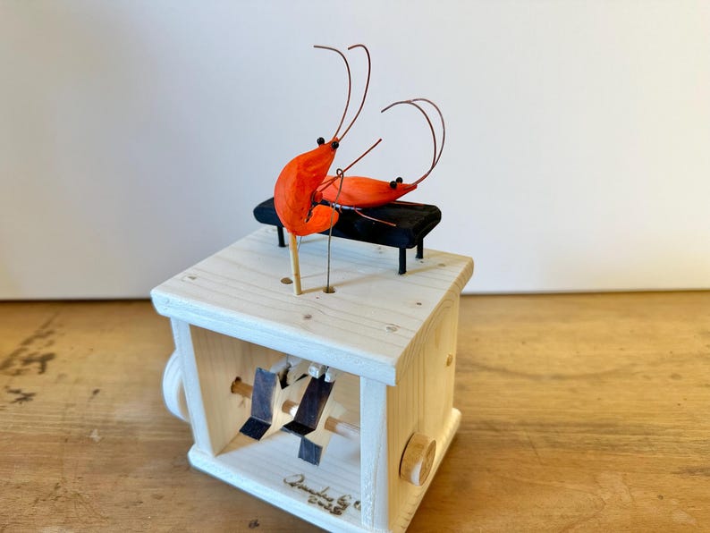 shrimp that gives massages