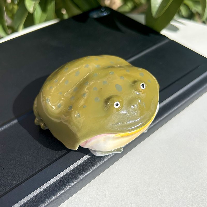 Frog-shaped Bluetooth Earphone Case