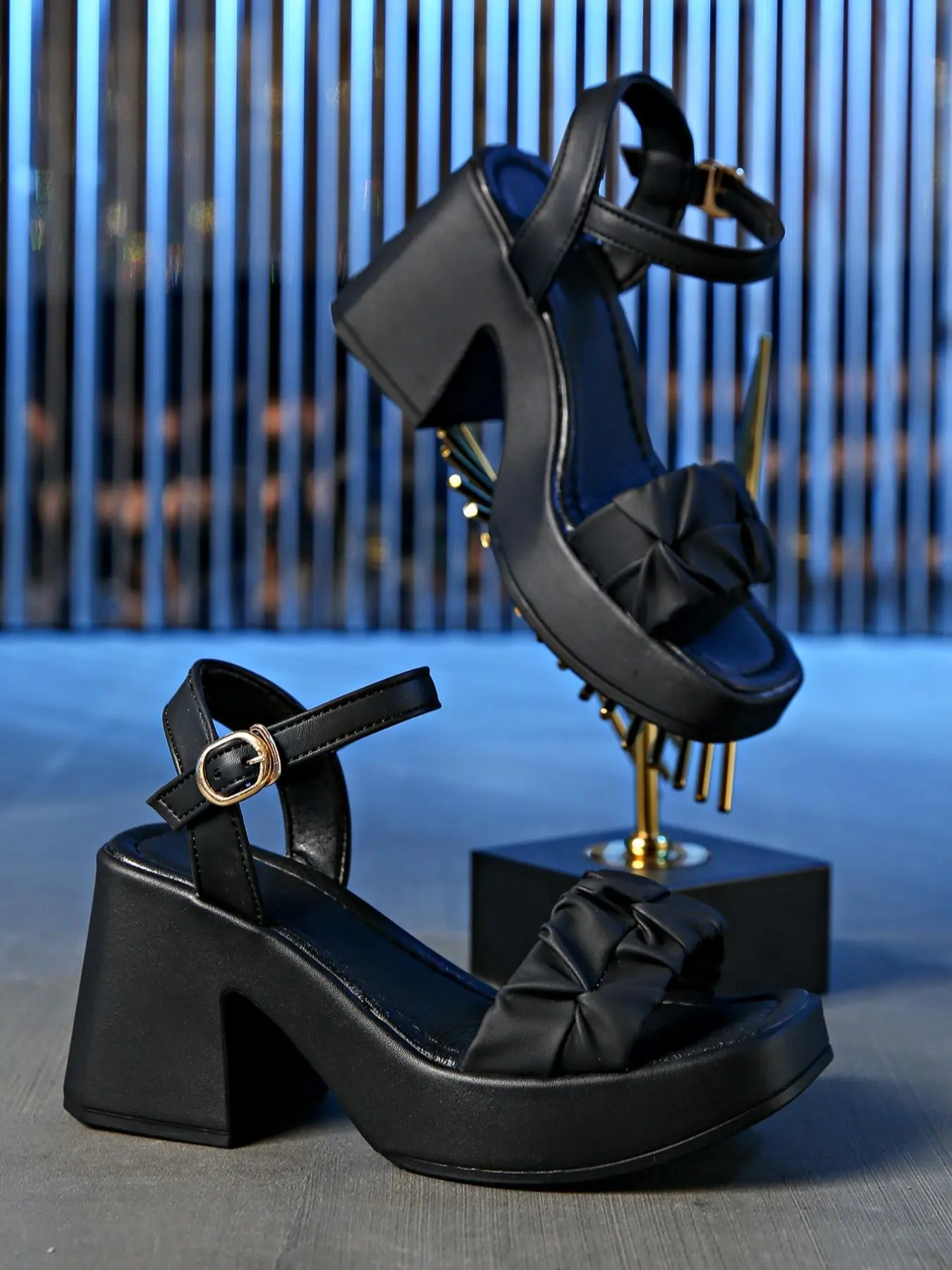 Women's Fashionable Cross Strap Heeled Sandals