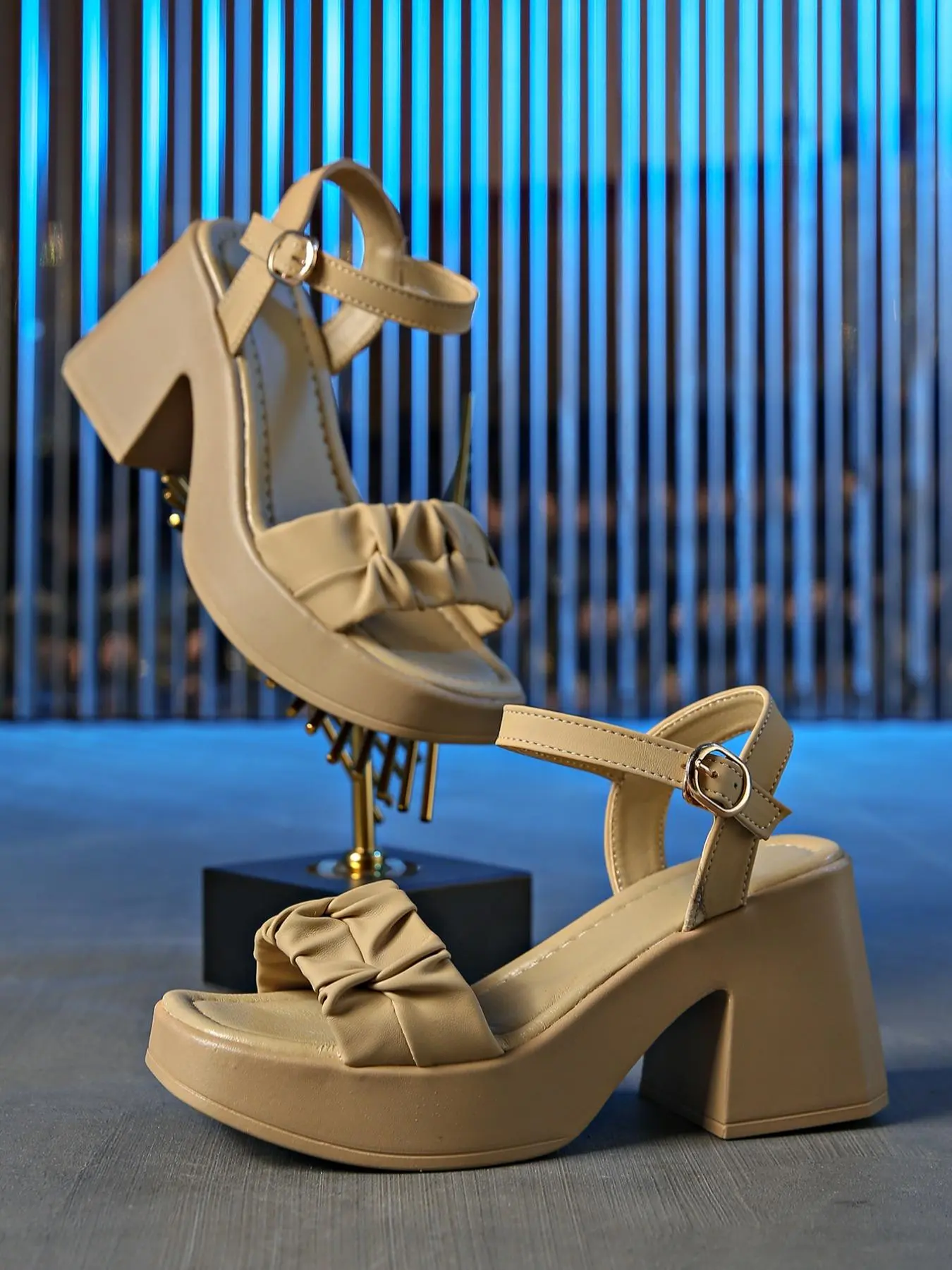 Women's Fashionable Cross Strap Heeled Sandals