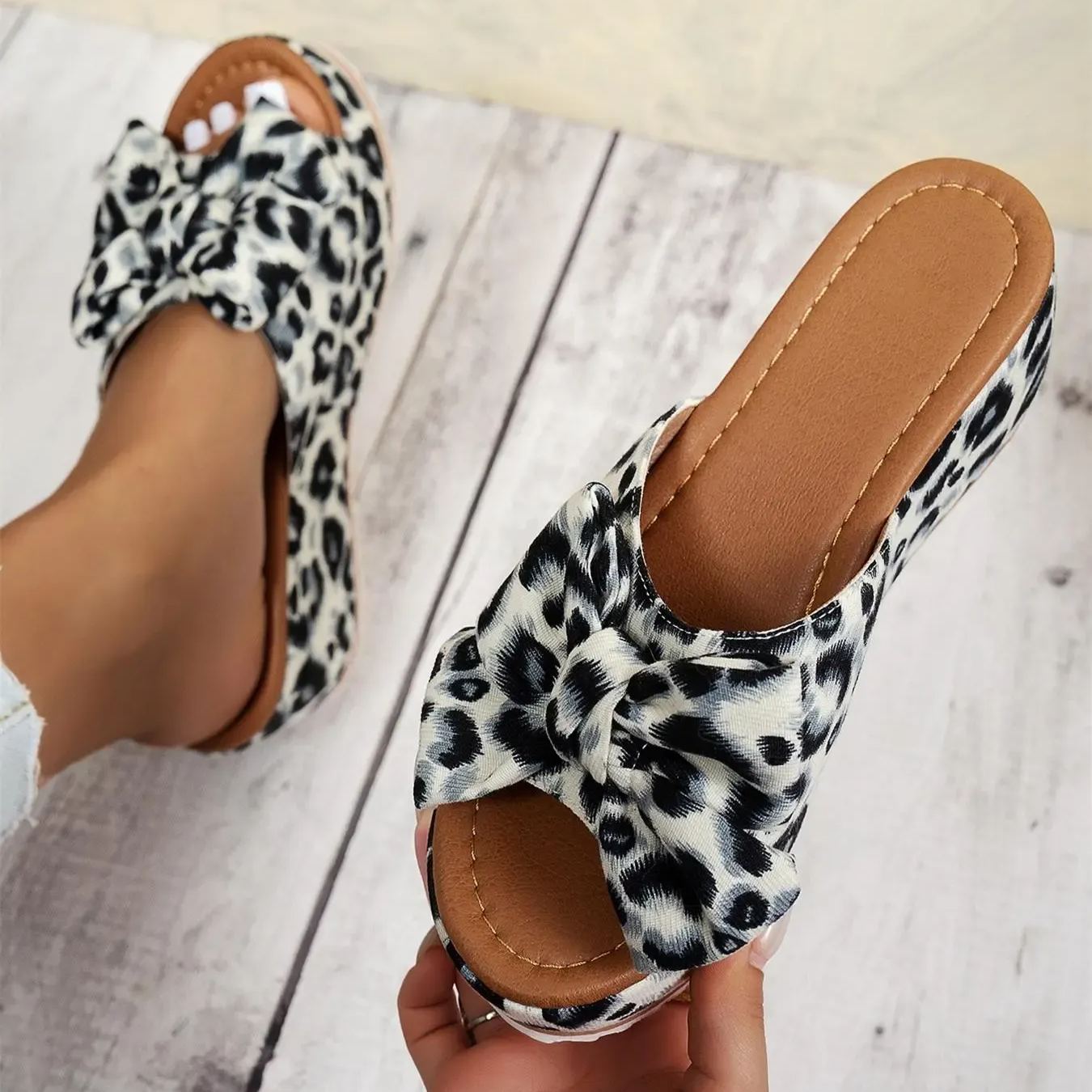 Women's Cute Bowknot Leopard Print Wedge Sandals, Elevated Sandals, Casual Fashion Slip-On Wedges, Summer Trendy Shoes for Beach Daily Wear, Fashionable Footwear