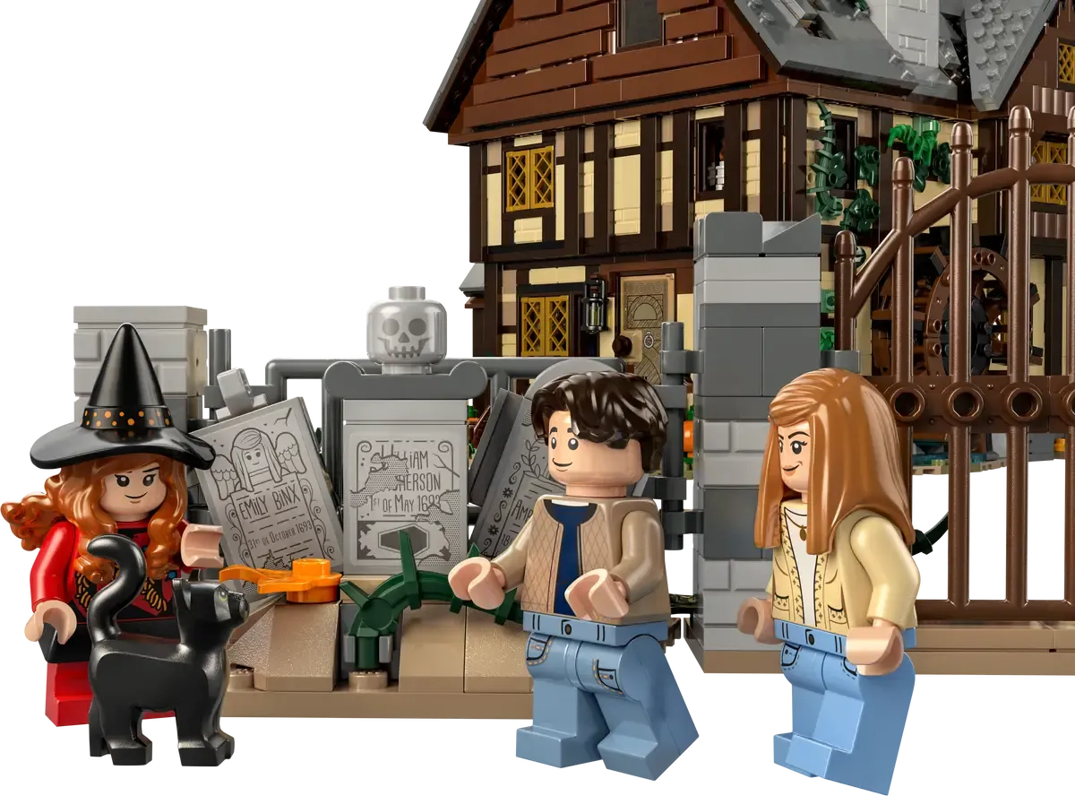 Disney Hocus Pocus: The Sanderson Sisters' Cottage