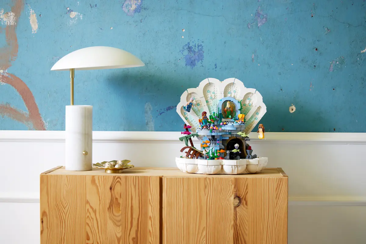 The Little Mermaid Royal Clamshell