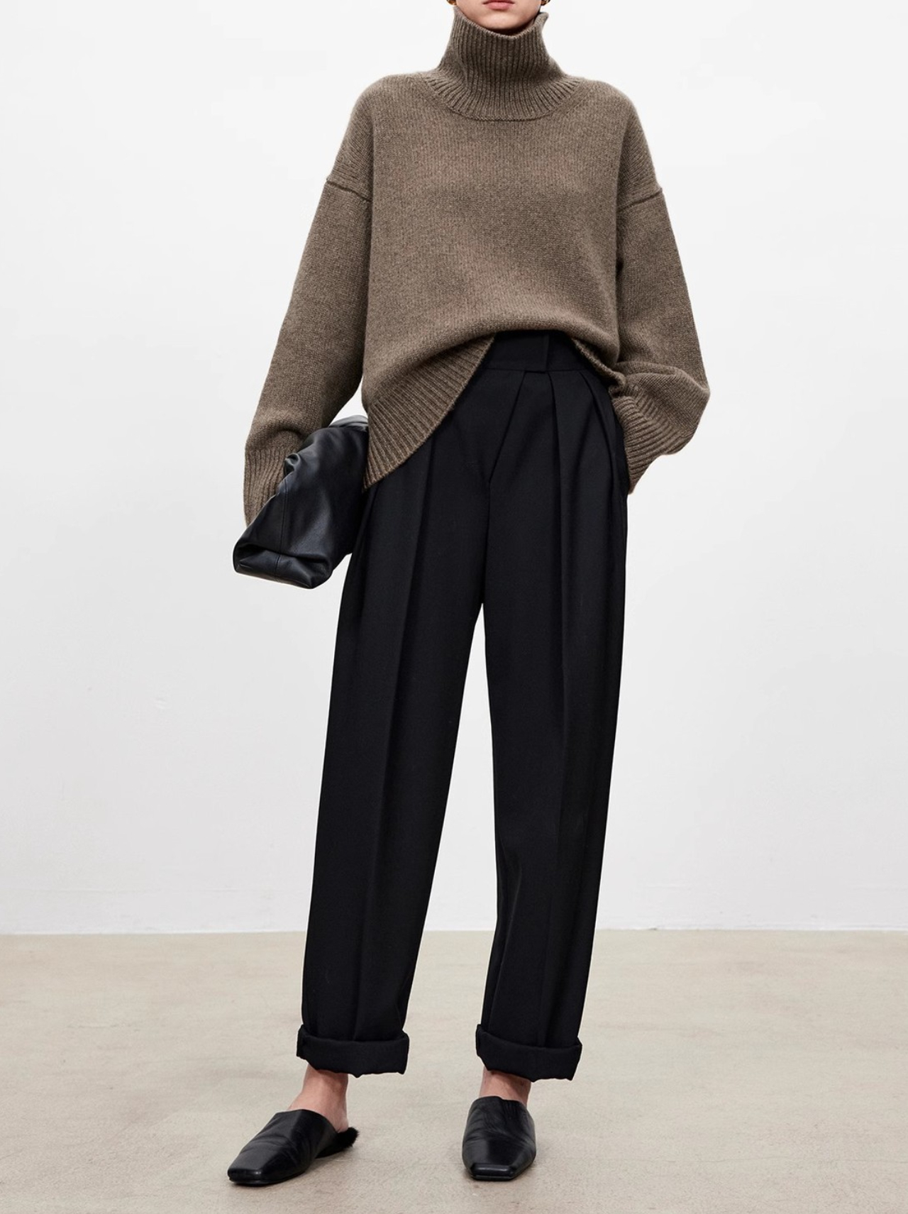Cozy Wool Turtleneck Sweater – Effortless Warmth
