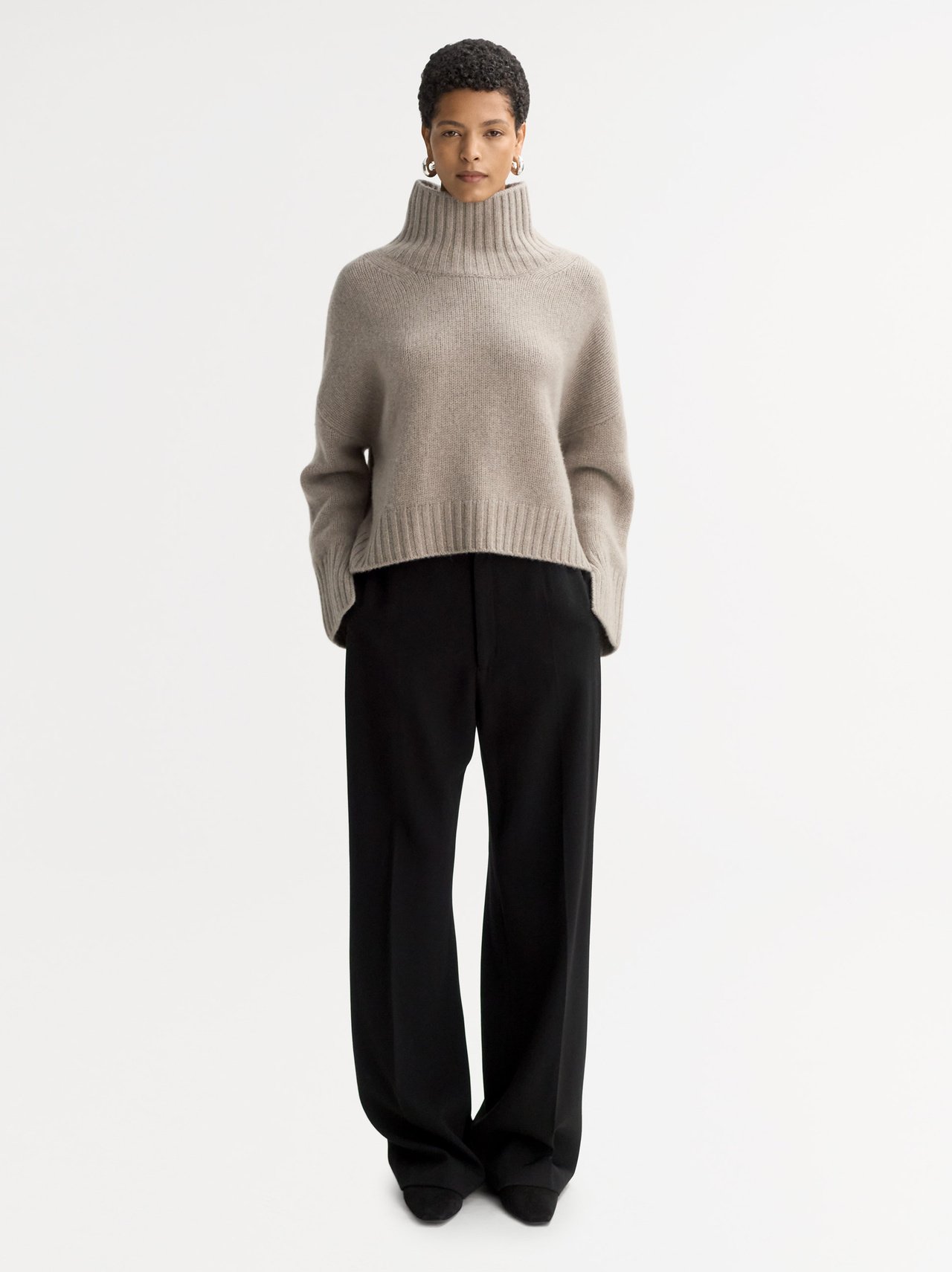 Cozy Wool Turtleneck Sweater – Effortless Warmth