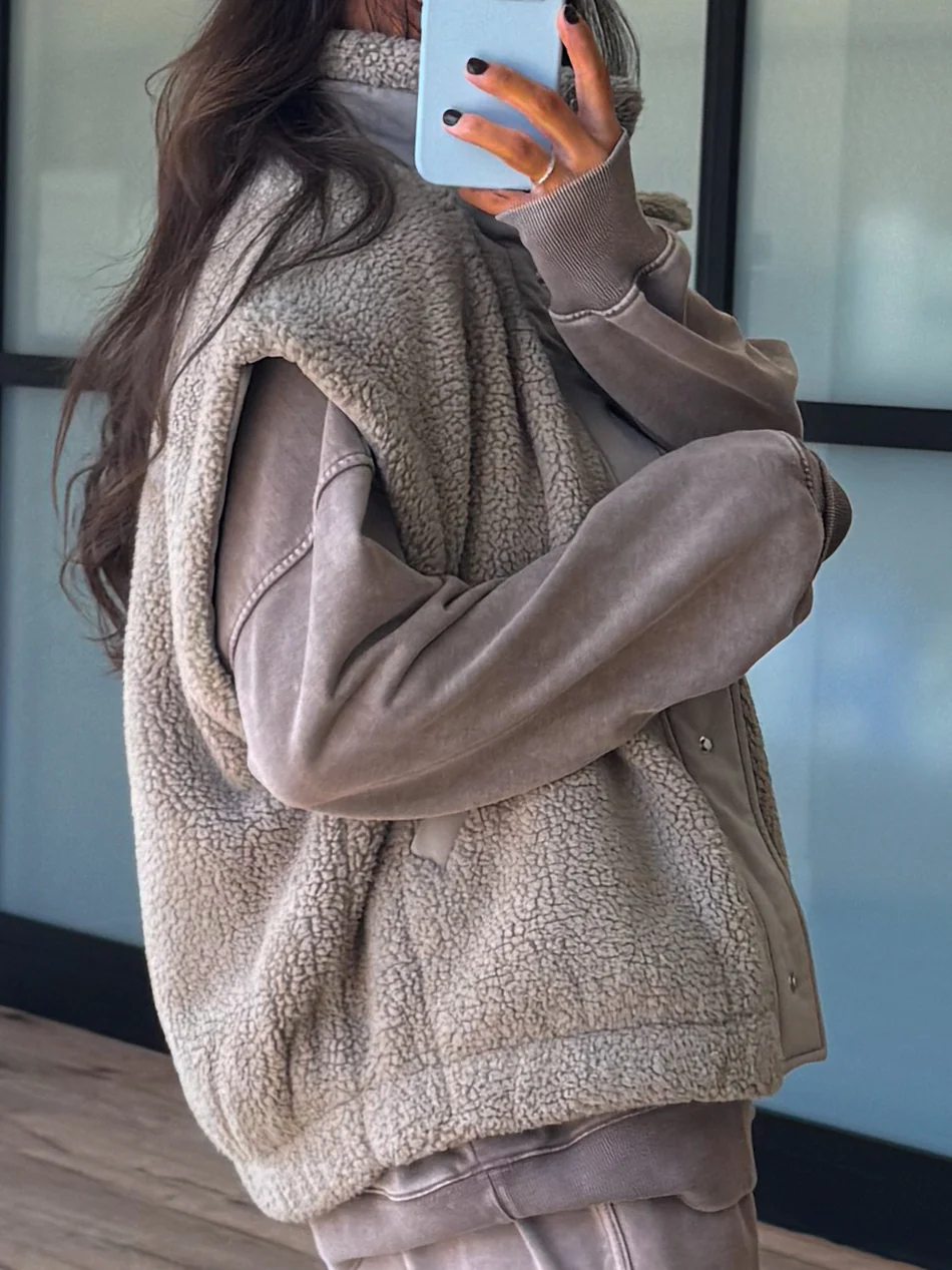 Wild Scout Fleece Vest - Stone