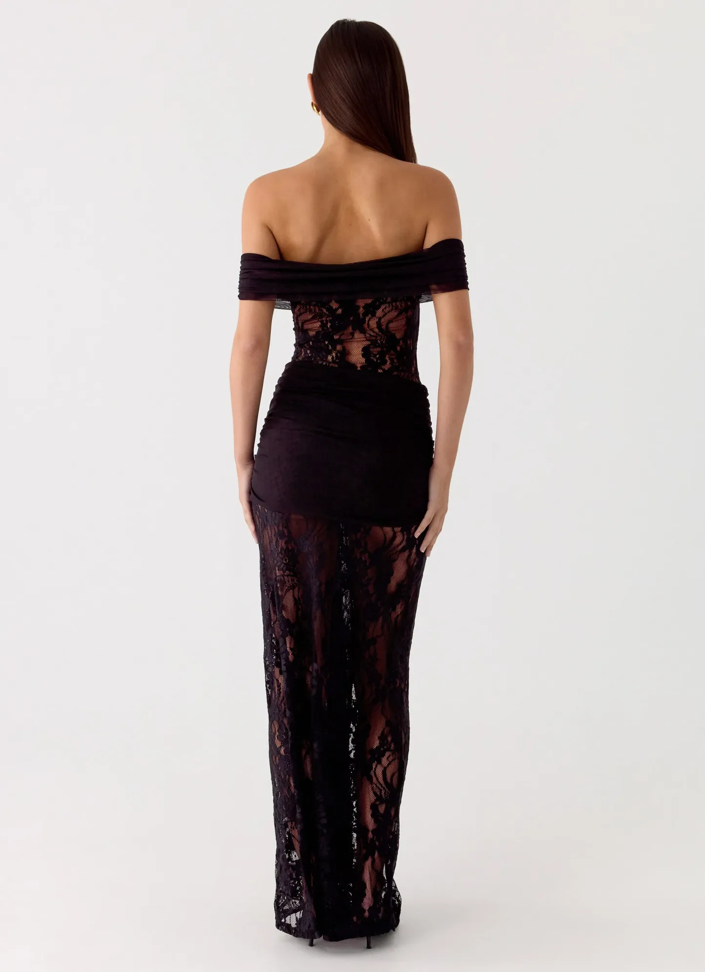Obsidian Lace Embrace Gown