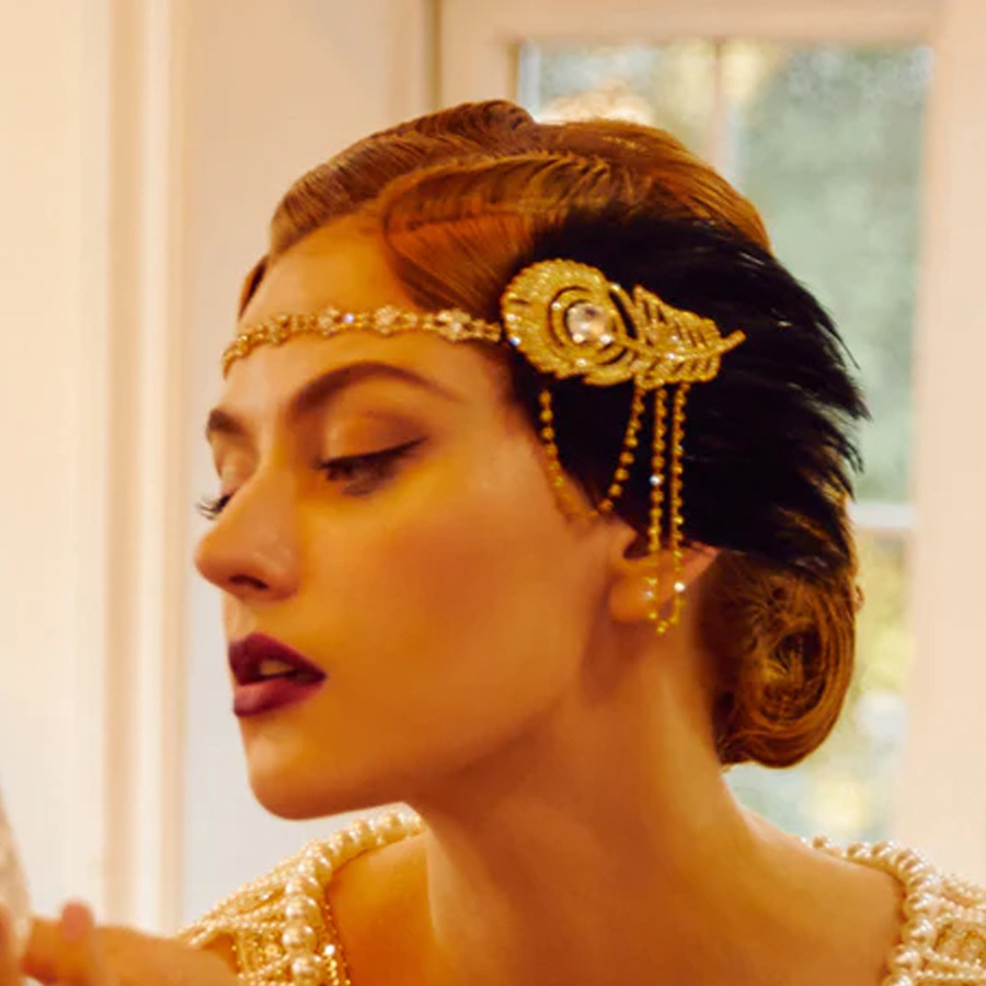 Rhinestone Feather Headpiece – Festive Glam Accessory