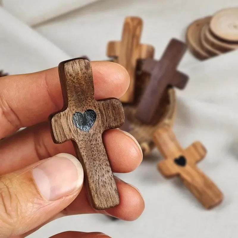 Cross My Heart Wooden,Small Wooden Crosses for Pocket Prayers, Encouragement Gift, Fingertip Stress Relief Gifts Christmas Gift Decor Religious