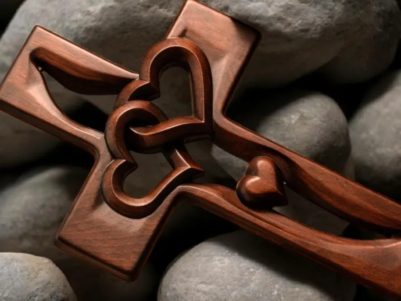 Bgcopper Intertwined Hearts Wooden Cross - Best Saint Valentine's day Gift