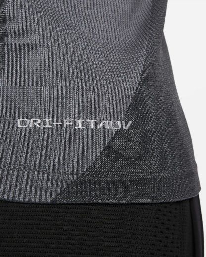 Women's Slim-Fit Training Tank Top