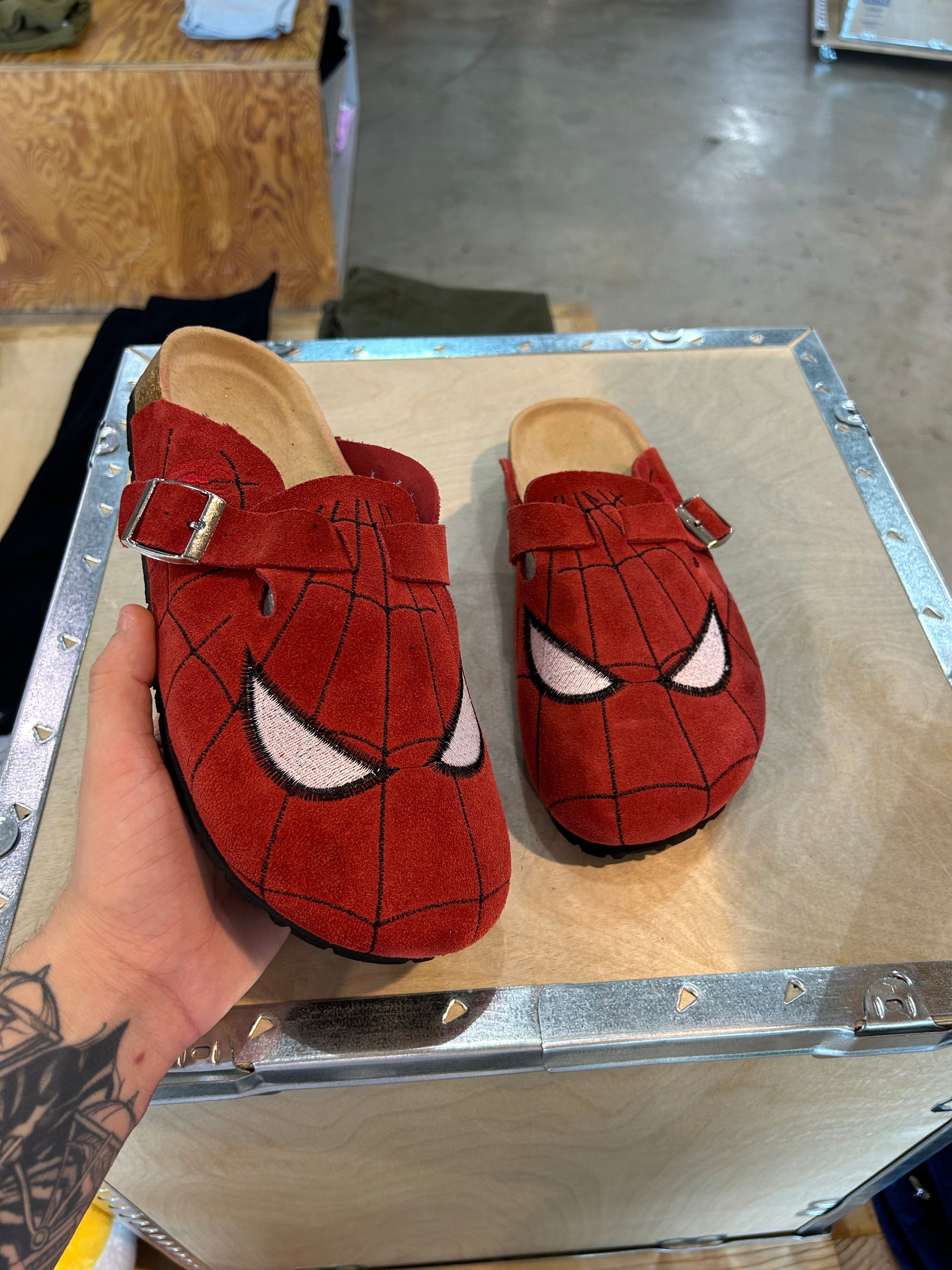 Fun CLOGS Unisex Boston Soft Footbed Suede Leather