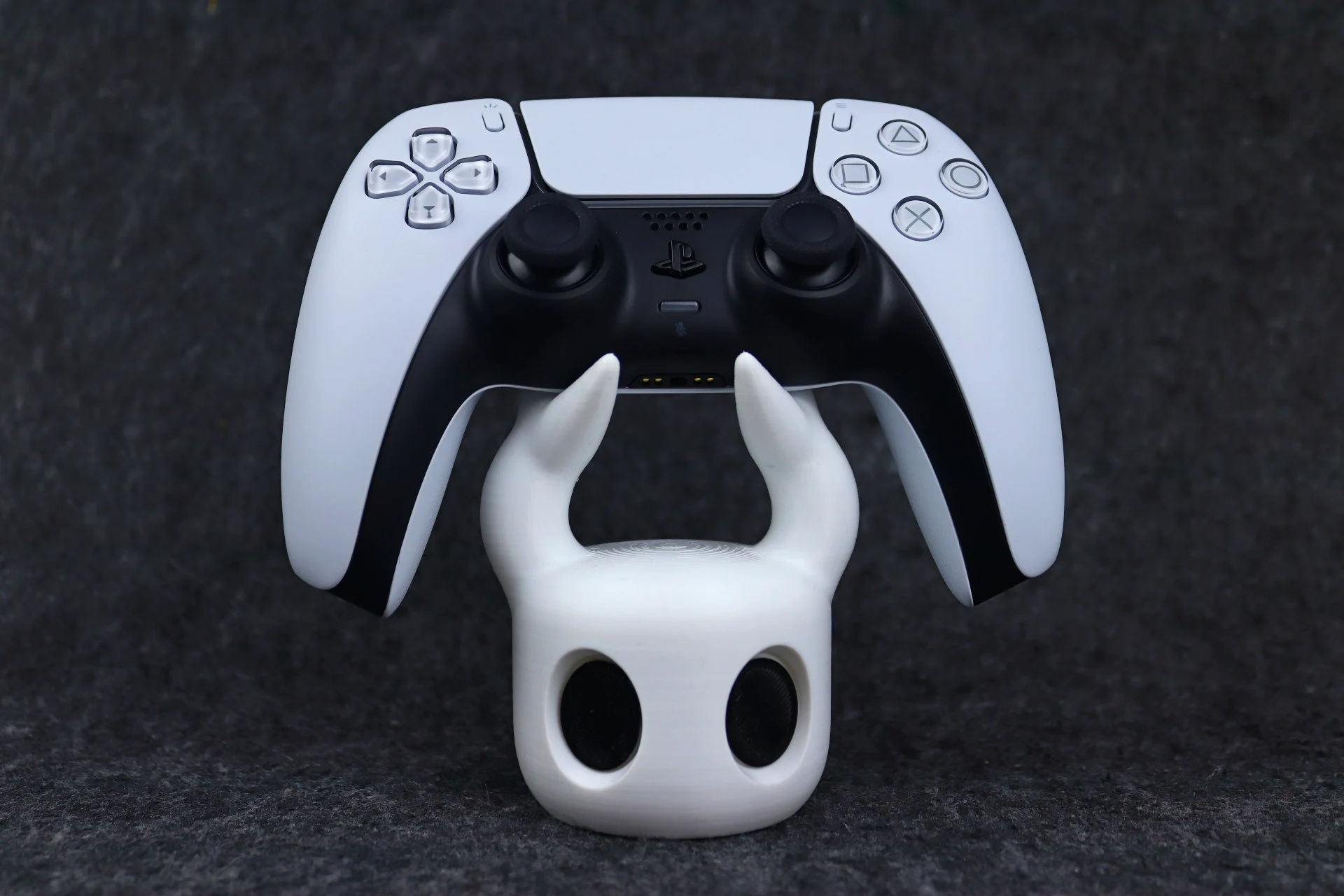 Hollow Knight Stand for All Controllers