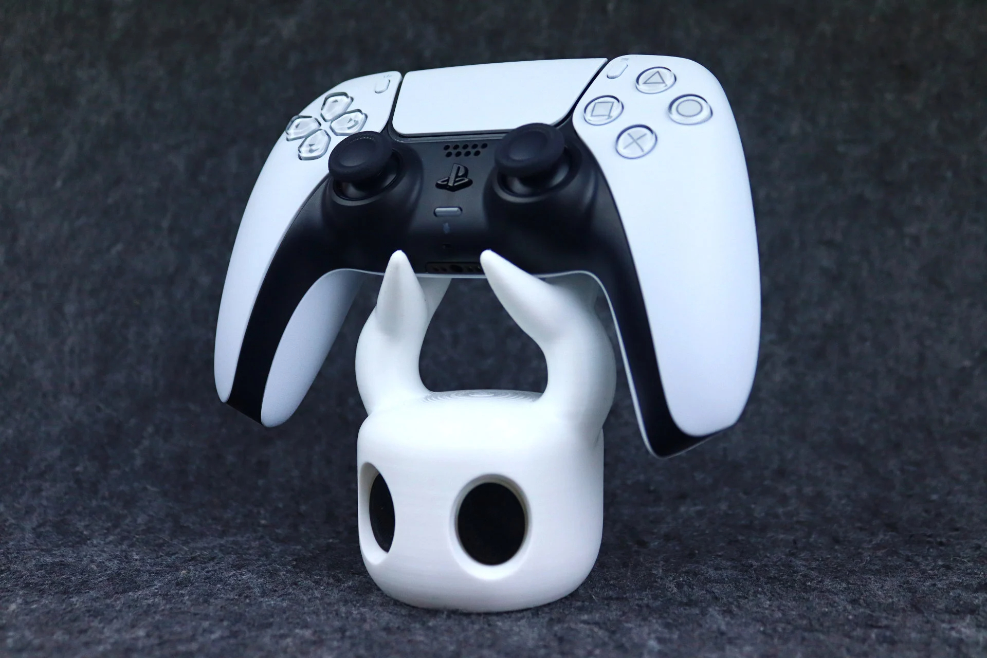 Hollow Knight Stand for All Controllers
