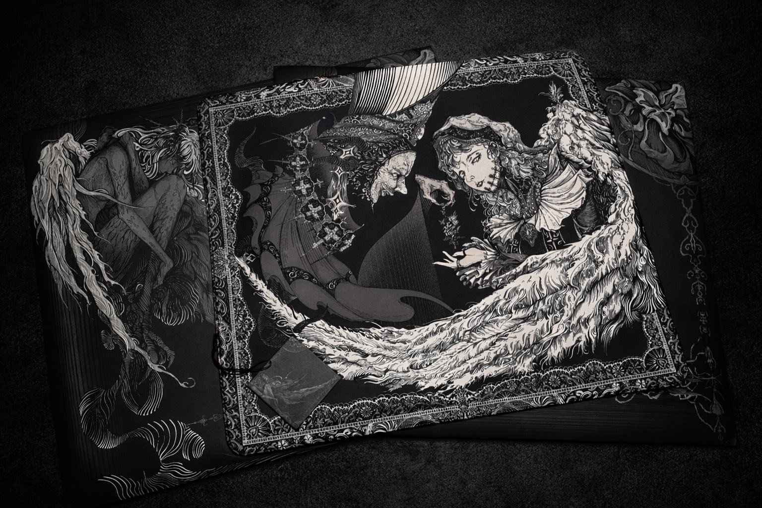 Feng Feather Mouse Pad