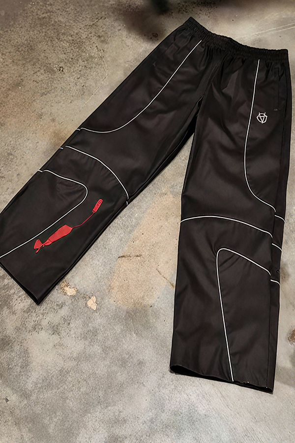 Thermo-reactive Pants