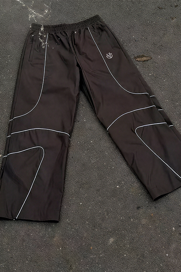 Thermo-reactive Pants