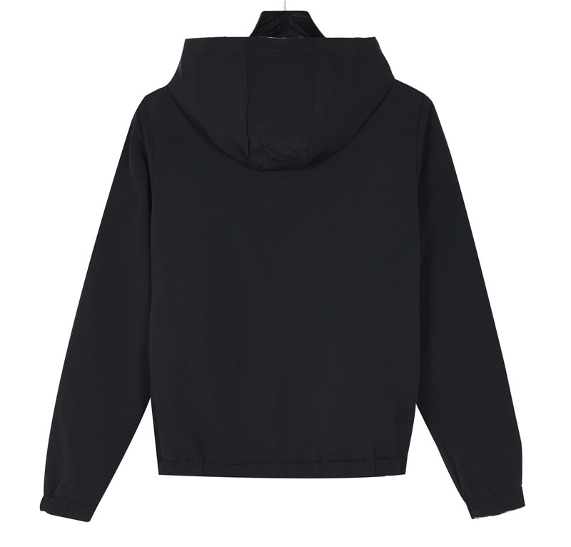 バーバリー(Burberry) 24ss チェック柄と戦馬のデザインが施された両面着可能なフード付きジャケット