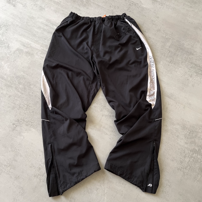 Nike 2000s trackpants 