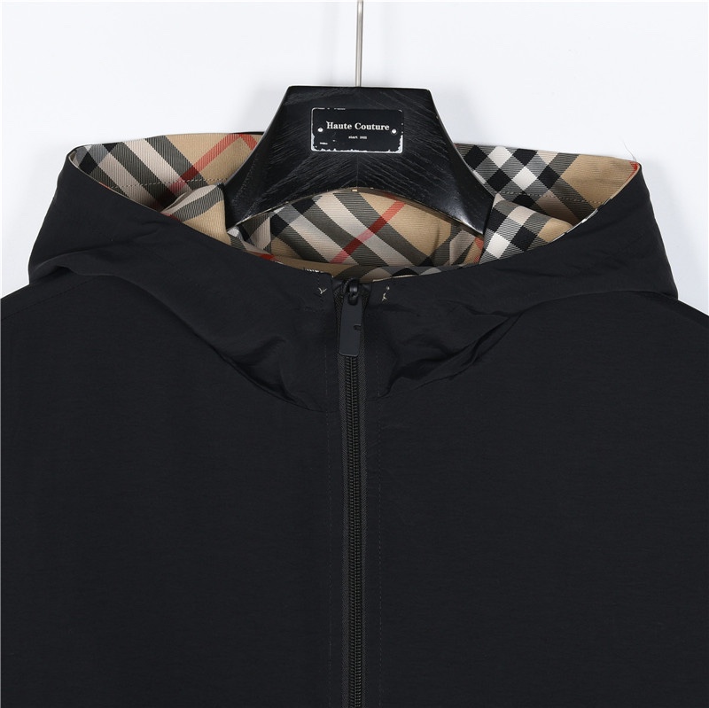 バーバリー(Burberry) 24ss チェック柄と戦馬のデザインが施された両面着可能なフード付きジャケット