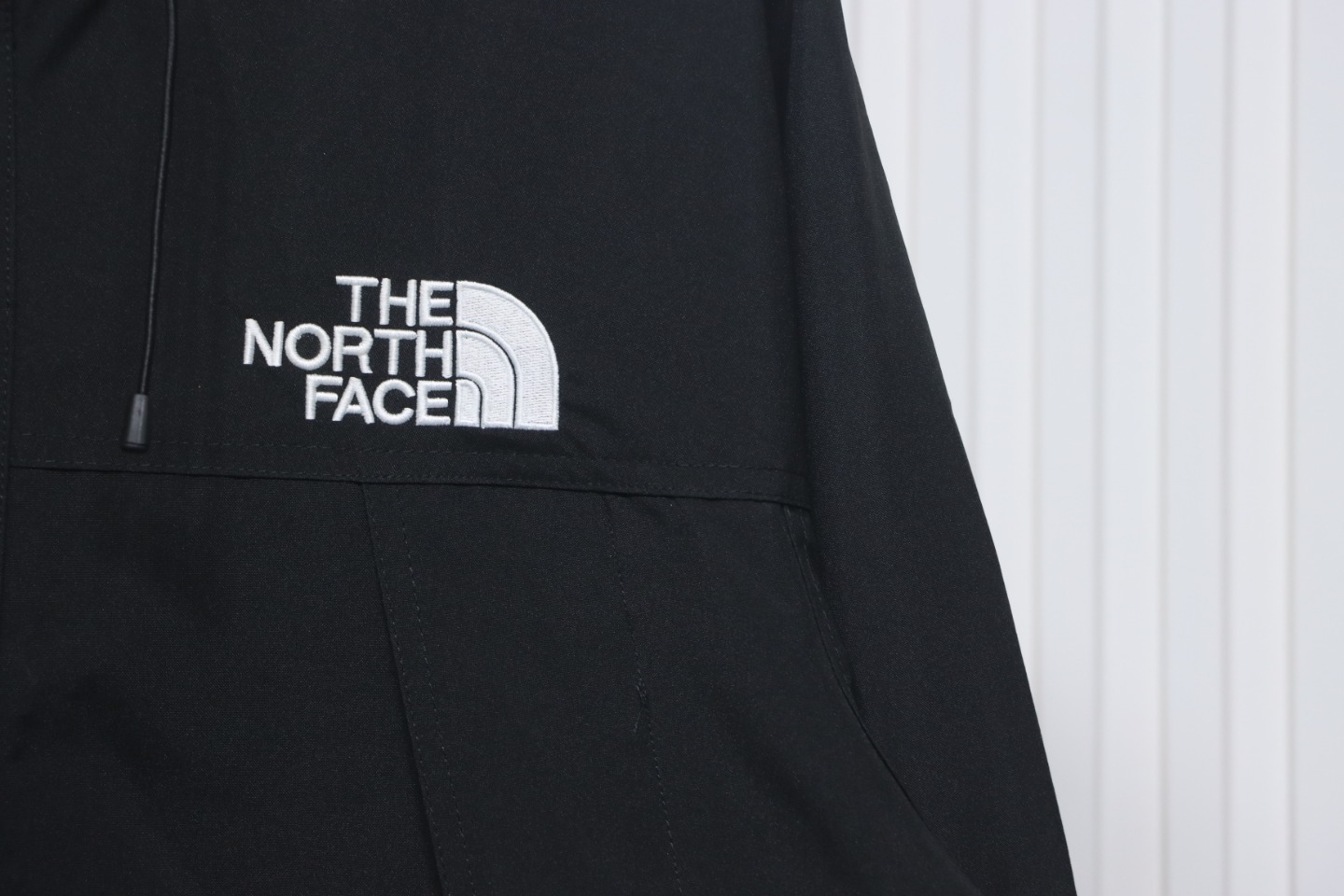THE N0RTH FACE Hooded Camouflage Jacket Black
