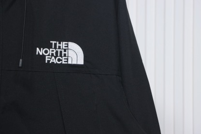 THE N0RTH FACE Hooded Camouflage Jacket Black