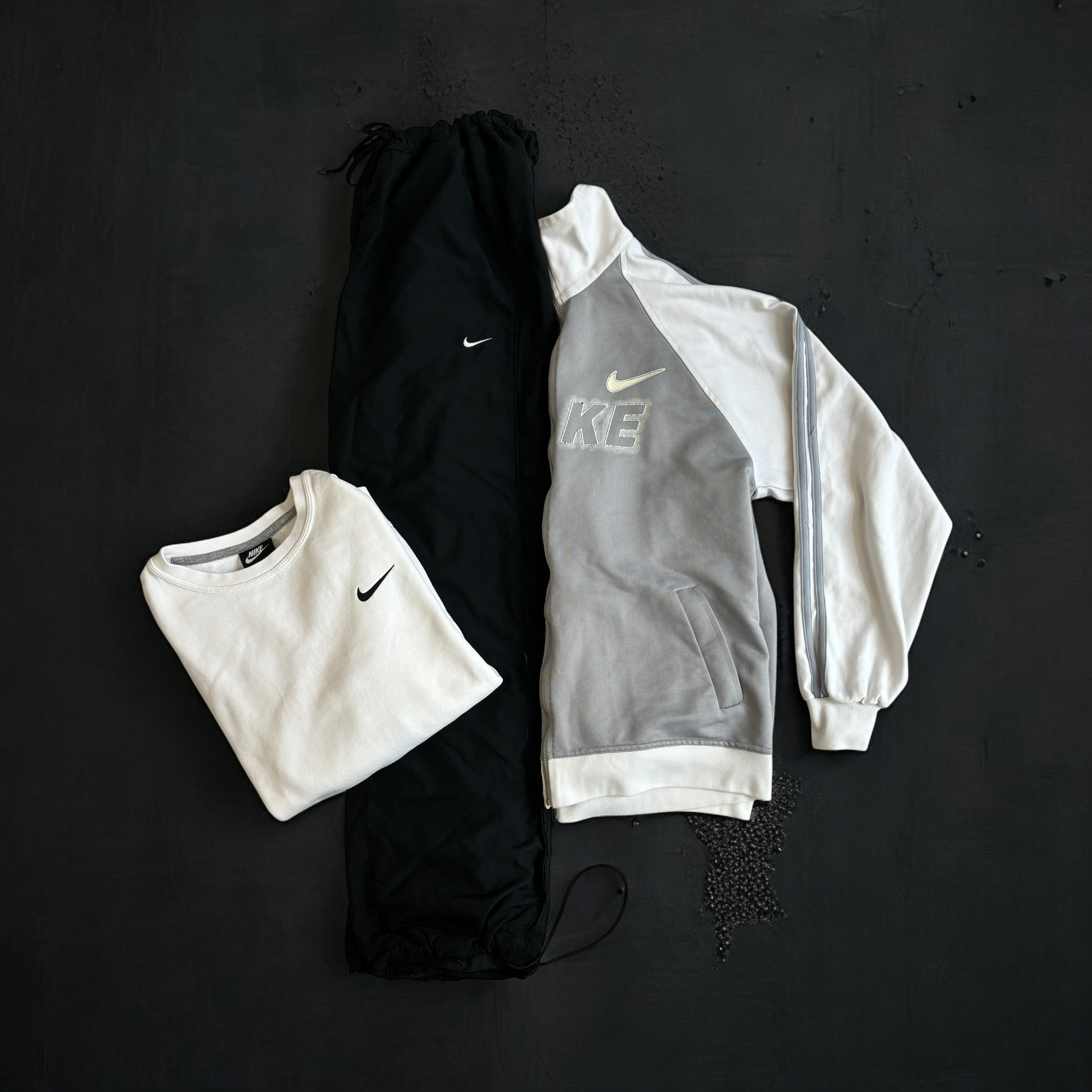 VINTAGE MYSTERY BOX PREMIUM (3/5 PIECES)