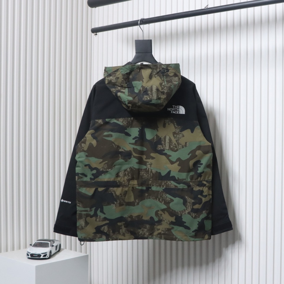 Printed Hooded Camouflage Jacket