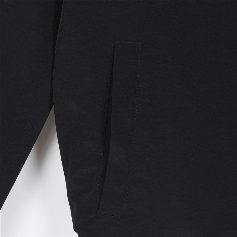 バーバリー(Burberry) 24ss チェック柄と戦馬のデザインが施された両面着可能なフード付きジャケット