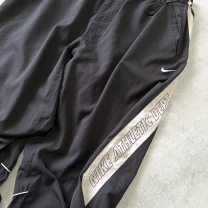 Nike 2000s trackpants 