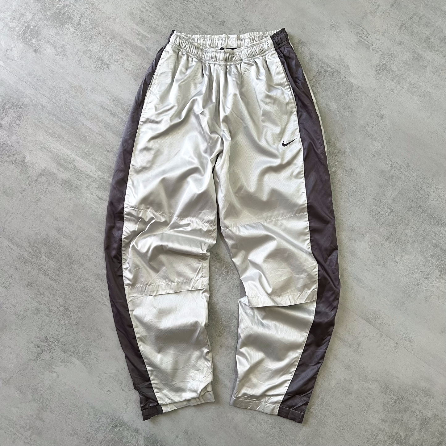 Nike RARE 2000s trackpants (M)