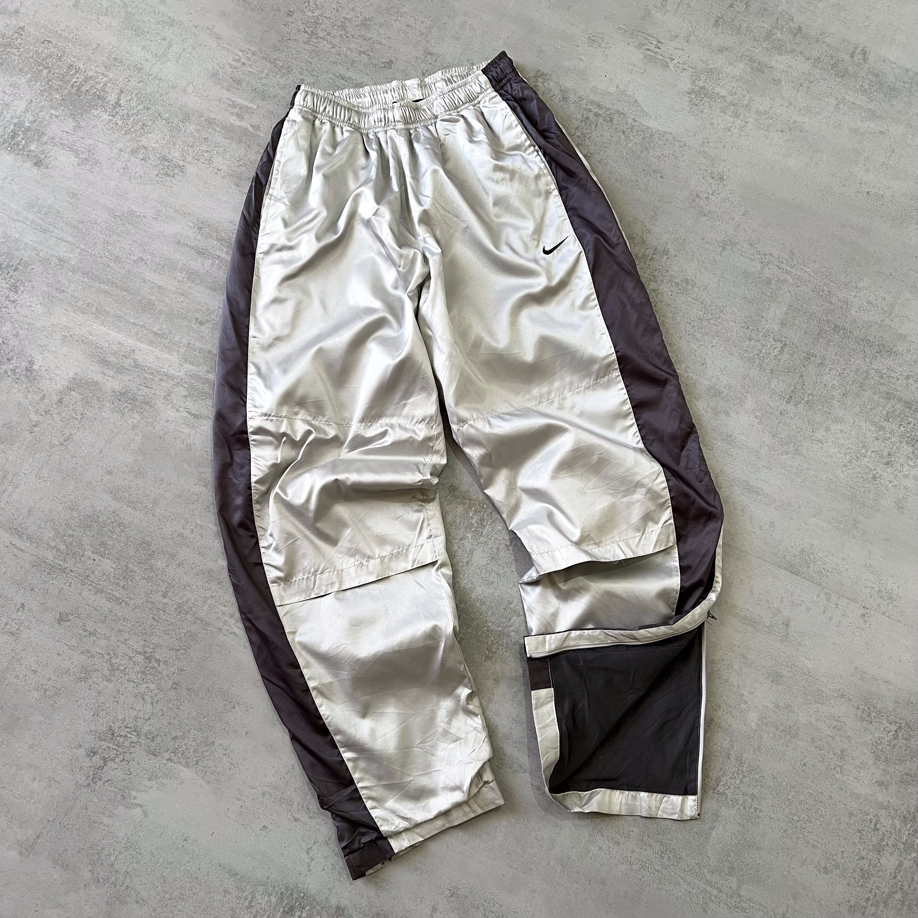 Nike RARE 2000s trackpants  