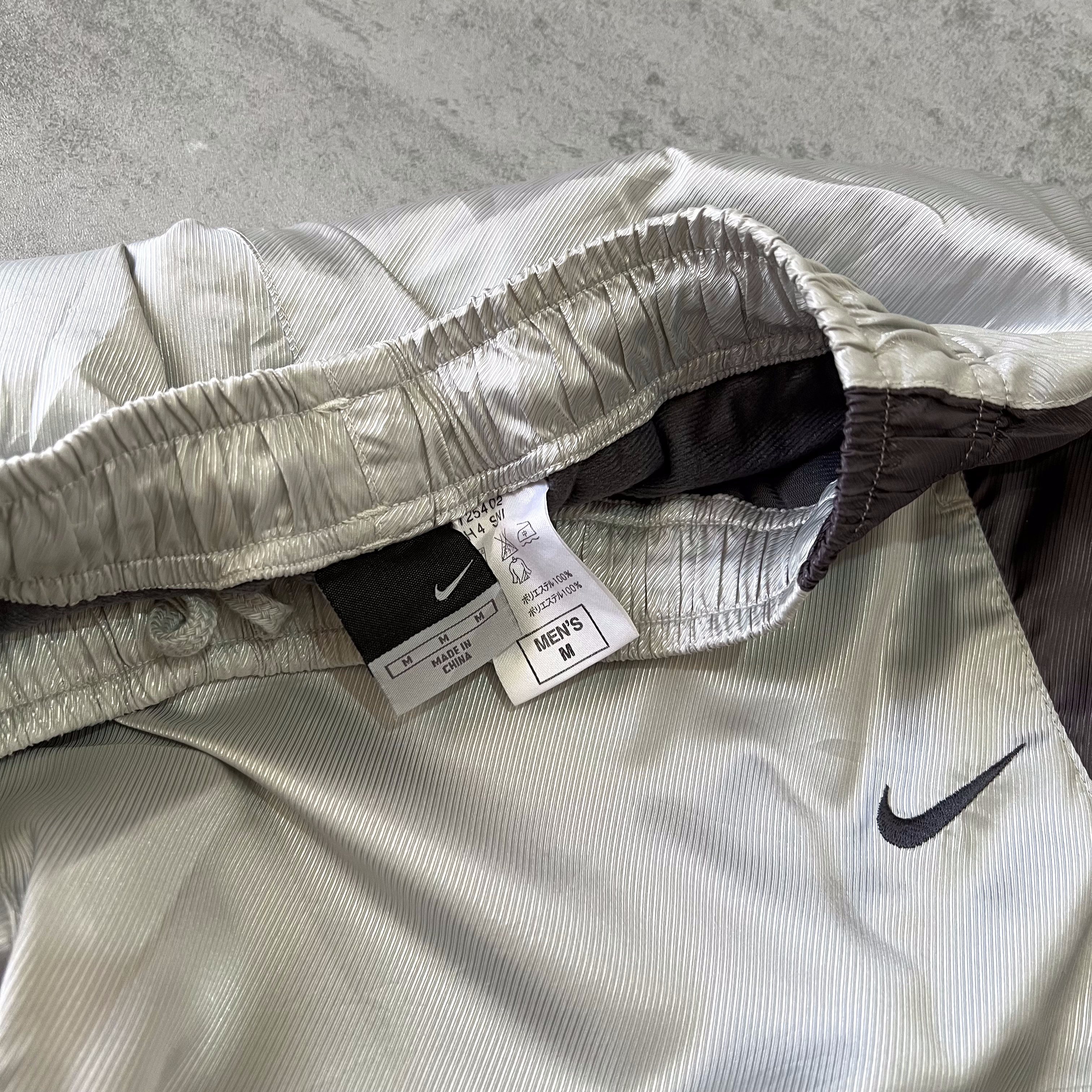 Nike RARE 2000s trackpants  